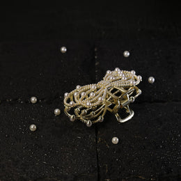 Elegant Pearl Bow Hair Clutcher